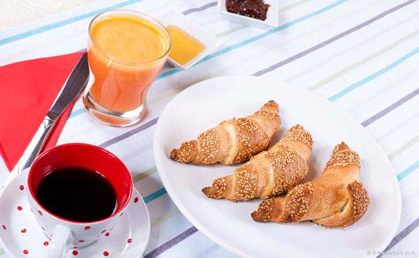 Mit festen Zähnen fängt der Genuss beim Essen schon mit dem Frühstück an.